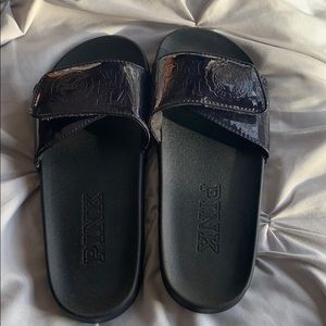 VS PINK Slides